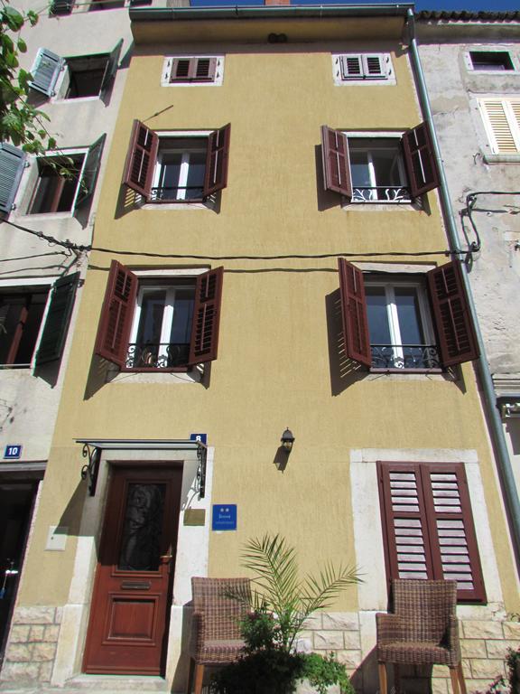 Guesthouse Galeb เวอร์ซาร์ ภายนอก รูปภาพ