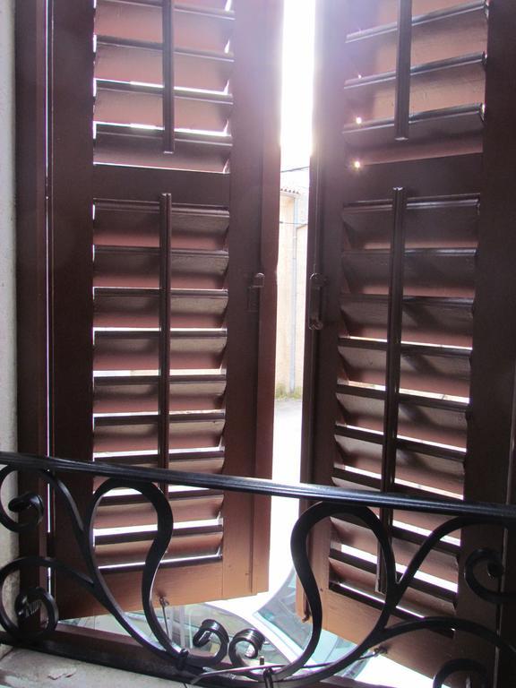 Guesthouse Galeb เวอร์ซาร์ ภายนอก รูปภาพ