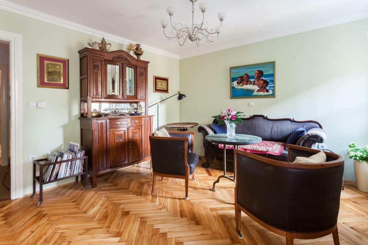 Guesthouse Galeb เวอร์ซาร์ ภายนอก รูปภาพ