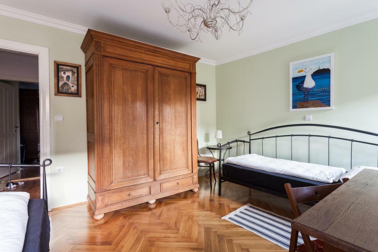 Guesthouse Galeb เวอร์ซาร์ ภายนอก รูปภาพ